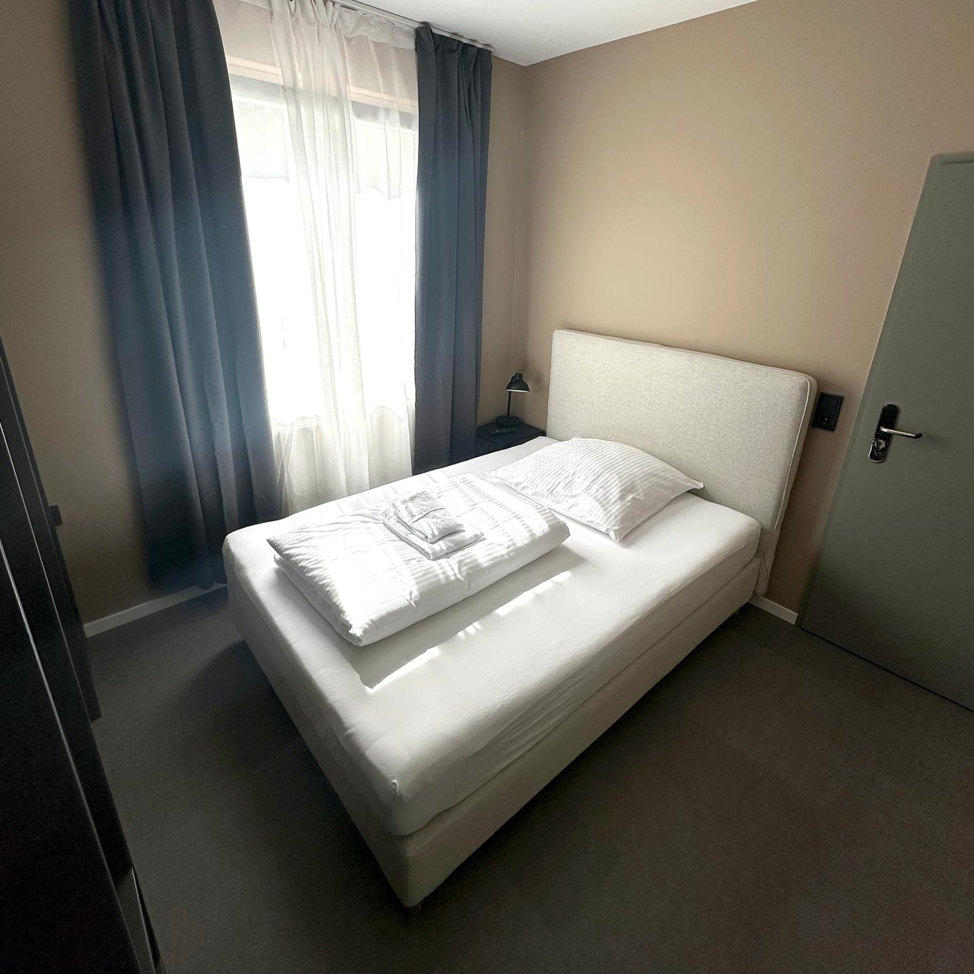 Benztown Hotel Gaestehaus Stuttgart Buitenkant foto